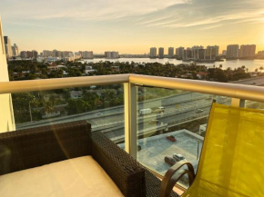 Sunny Isles Condo Resort 14th floor Intracoastal view!!